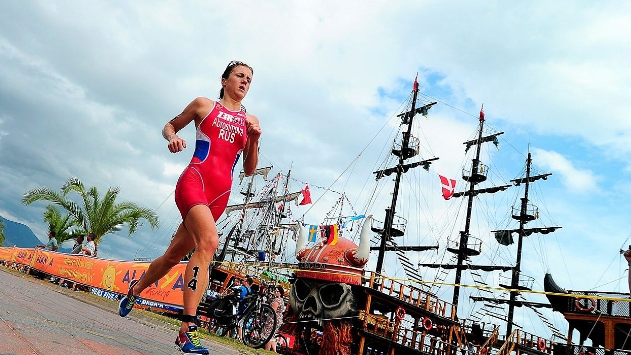 Прапорщик ЦСКА Анастасия Абросимова стала бронзовым призером ЧЕ-2017 по триатлону