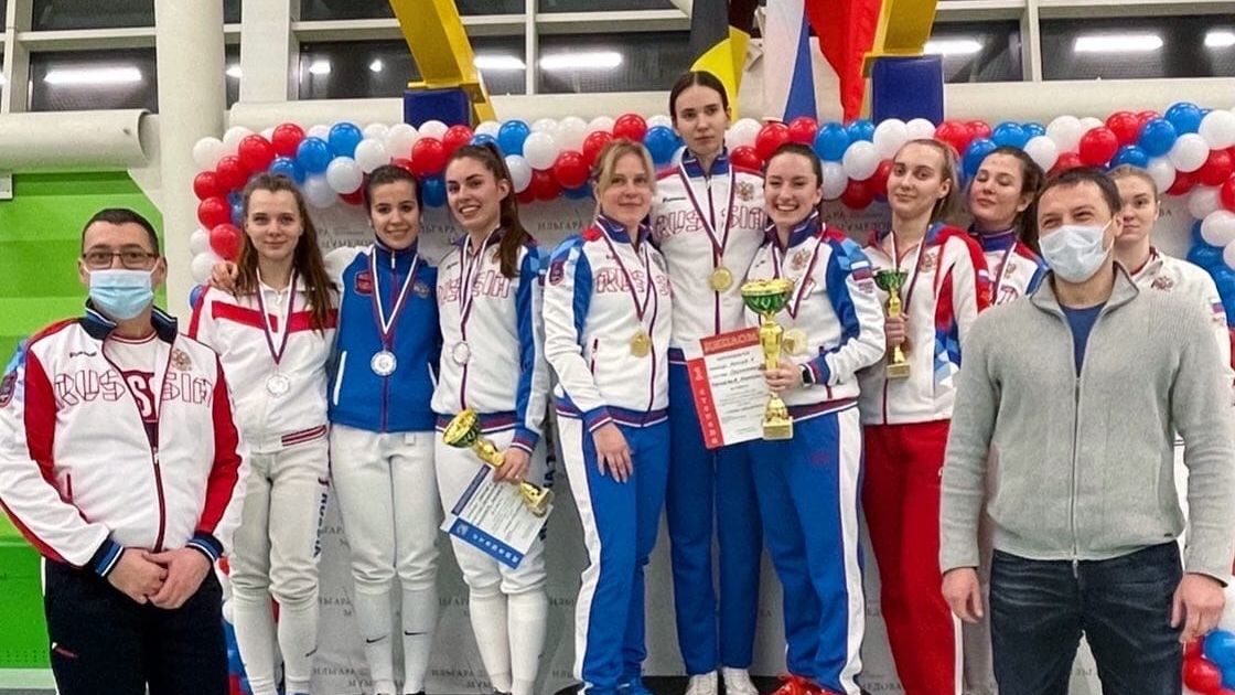 Армейские саблистки стали призерами Всероссийских спортивных соревнований в Новогорске