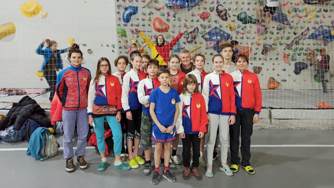 Воспитанники СШ ЦСКА по скалолазанию завоевали семь наград на чемпионате и Первенстве ЦФО