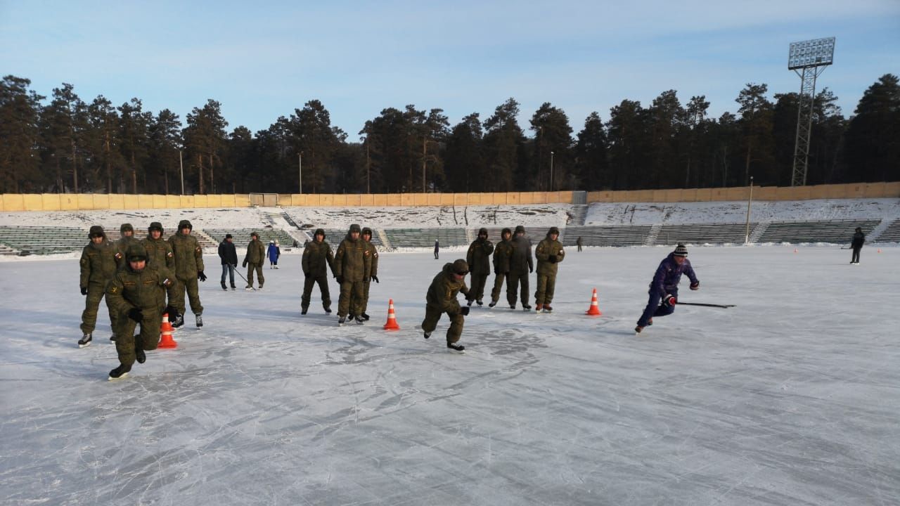 На ледовой арене СЦ (г. Чита) филиала ФАУ МО РФ ЦСКА (СКА г. Хабаровск) прошли спортивные праздники для военнослужащих нескольких частей