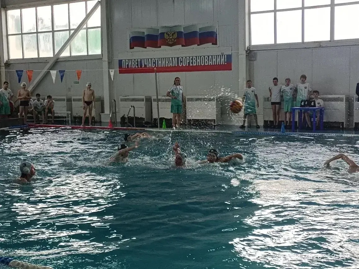 В Абакане прошли соревнования по мини водному поло