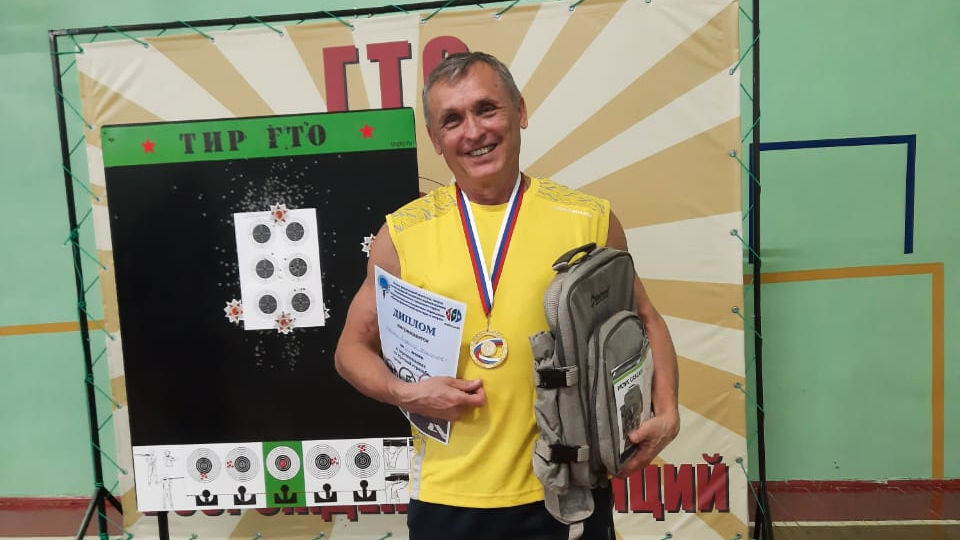 На Спартакиаде пенсионеров сотрудник СОК (г. Вилючинск) филиала ЦСКА/Хабаровск Владимир Гордиенко занял первое место