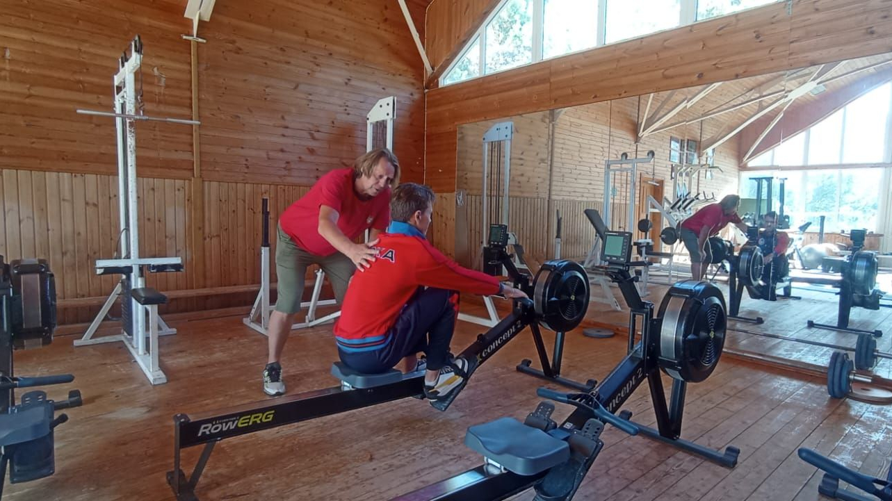 Поделился опытом – заслуженный тренер России провел мастер-класс для гребцов