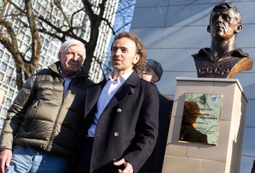 Бюст Владимира Пономарева открыли на Аллее спортивной славы ЦСКА