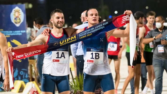 Спортсмен  ЦСКА Александр Лифанов  - победитель в эстафете на чемпионате мира по современному пятиборью в Каире