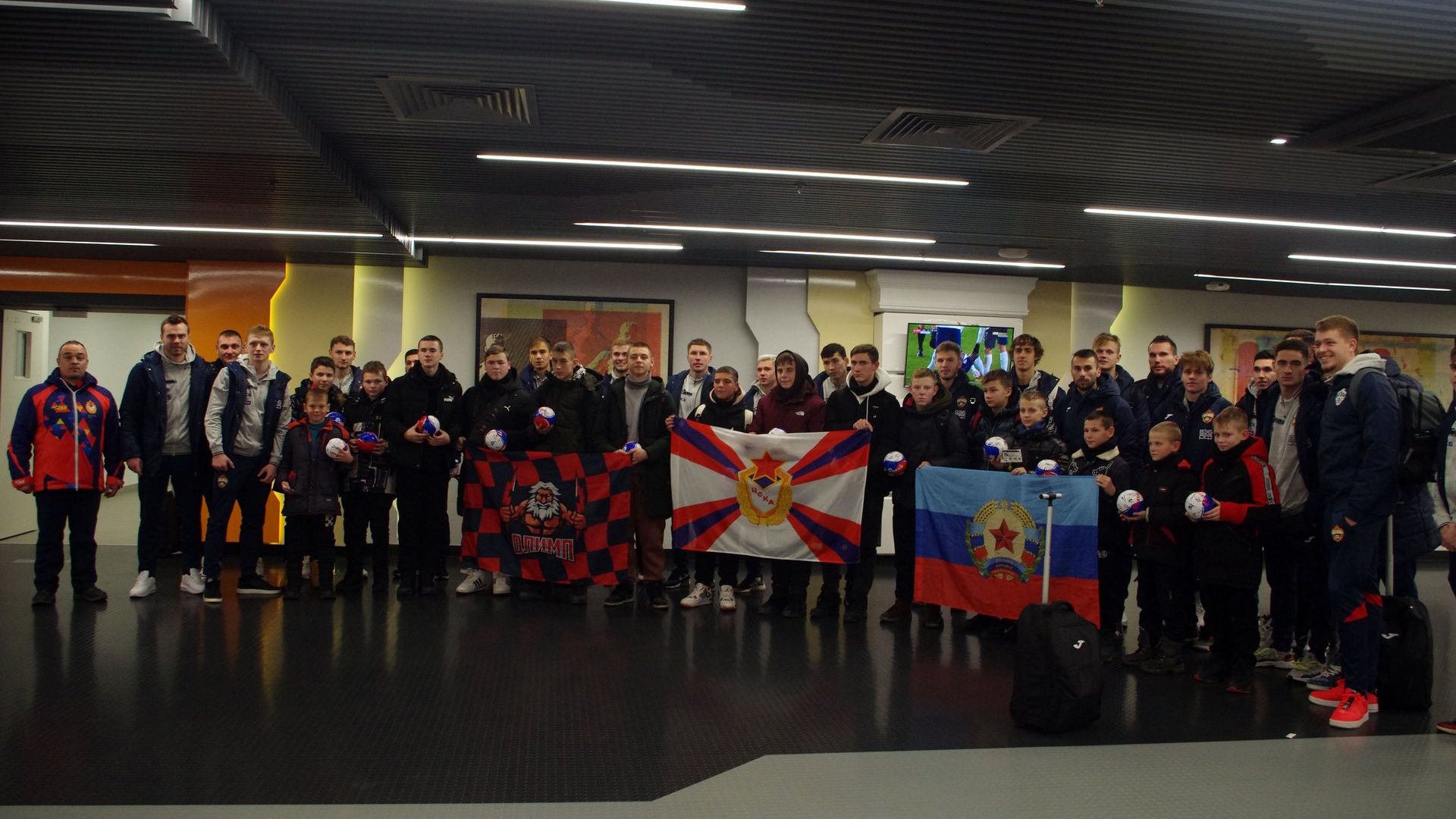 Мечты сбываются! ЦСКА/Самара познакомил спортсменов из ЛНР с лучшими футболистами России