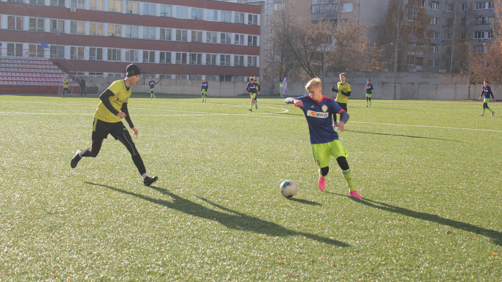 В Смоленске стартовал футбольный турнир в честь Дня народного единства