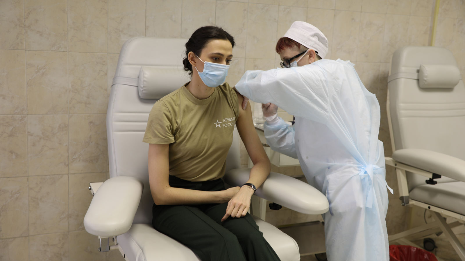 Трехкратная чемпионка мира в прыжке в высоту Мария Ласицкене сделала прививку от коронавирусной инфекции