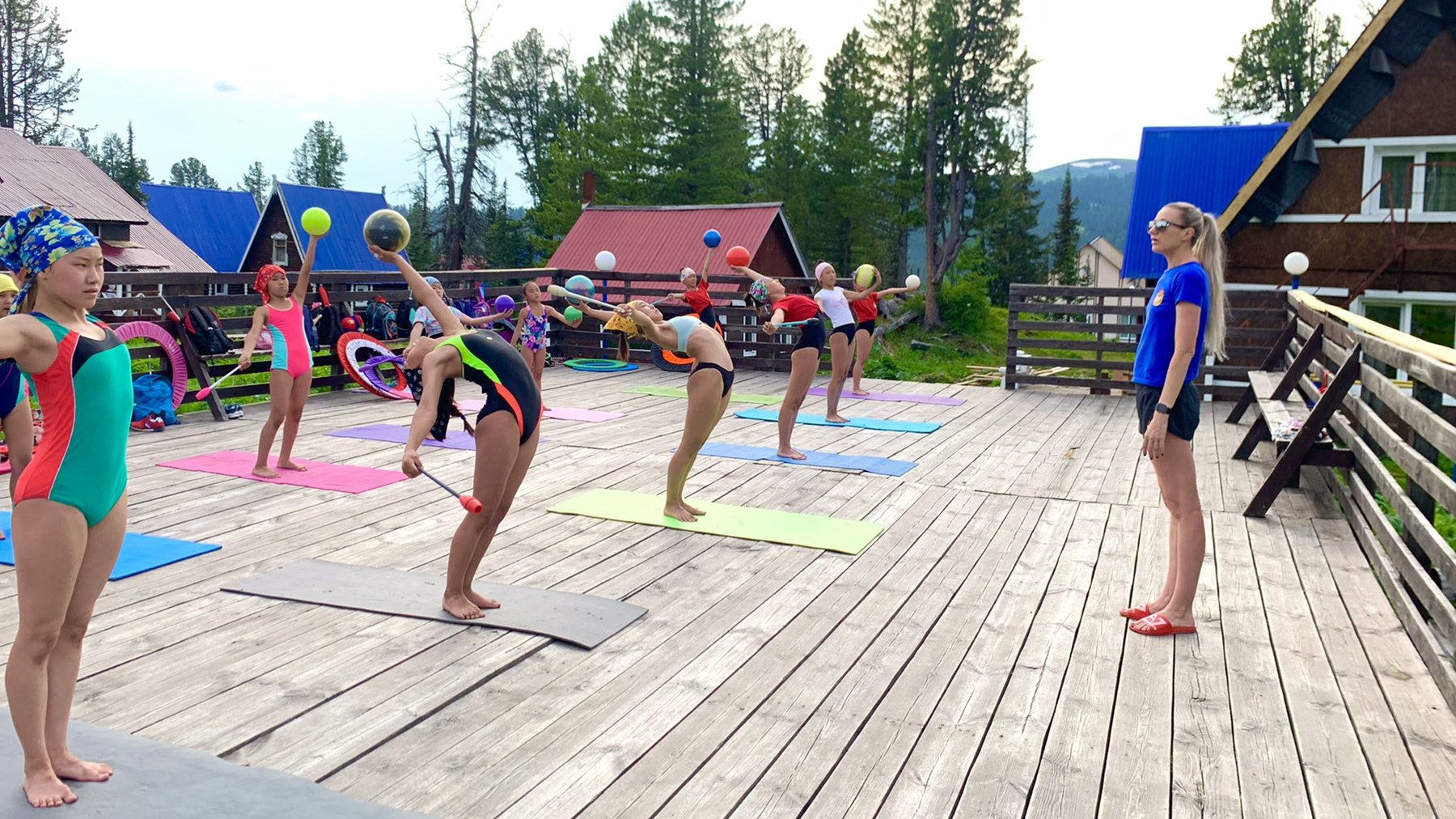 Гимнастки спортшколы г. Кызыл самарского филиала ЦСКА тренируются в природном парке «Ергаки»