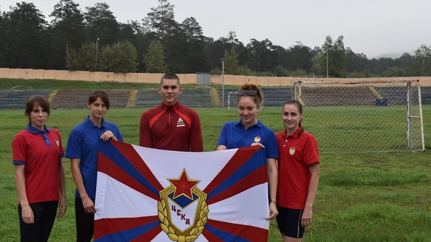 Сотрудники ЦСКА/Хабаровск  встретили День государственного флага на спортплощадках