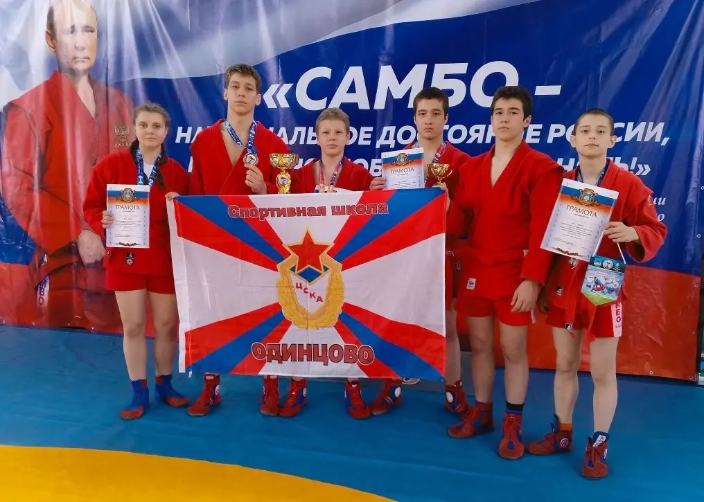 Армейцы завоевали пять медалей всероссийских соревнований по самбо