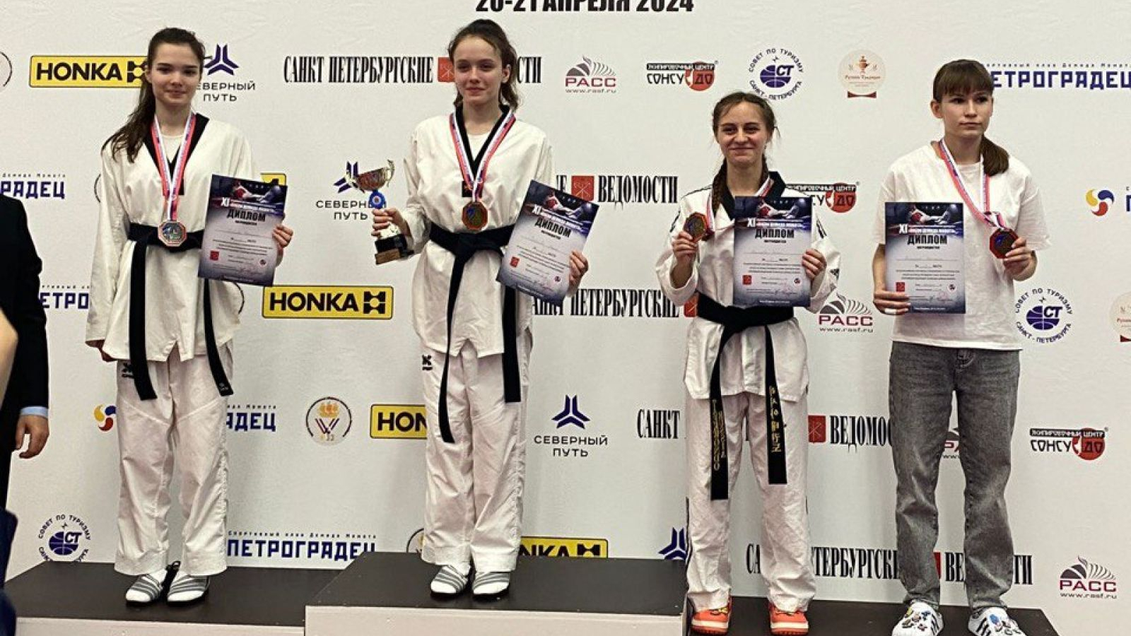 ВОСПИТАННИЦА ПИТЕРСКОЙ СПОРТИВНОЙ ШКОЛЫ – БРОНЗОВЫЙ ПРИЗЕР ВСЕРОССИЙСКИХ СОРЕВНОВАНИЙ ПО ТХЭКВОНДО