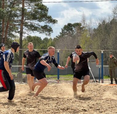 На базе ТВВИКУ сыграли в “пляжку”