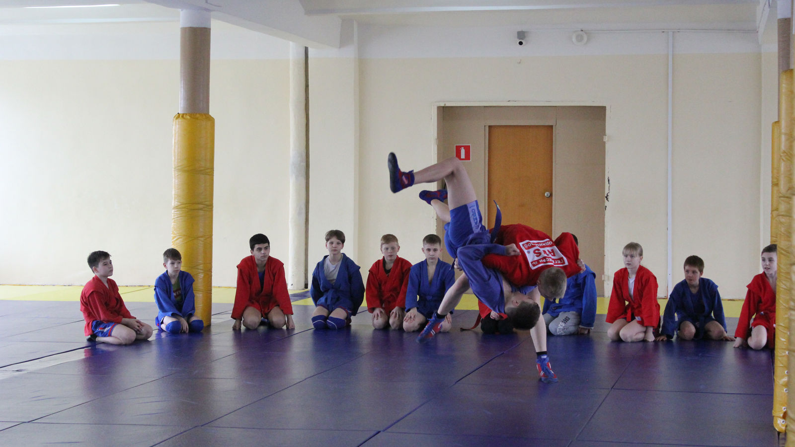 На базе филиала ЦСКА/Смоленск армейские самбисты из Одинцово готовятся к важным стартам