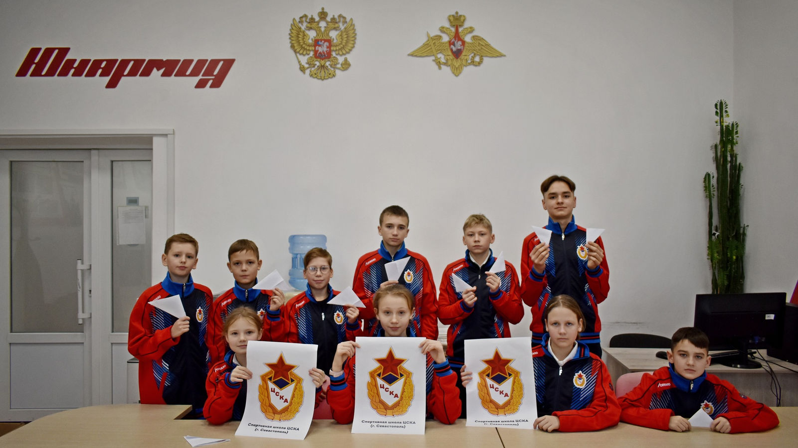 Тепло – солдату. Воспитанники спортивной школы ЦСКА г. Севастополь активно помогают фронту