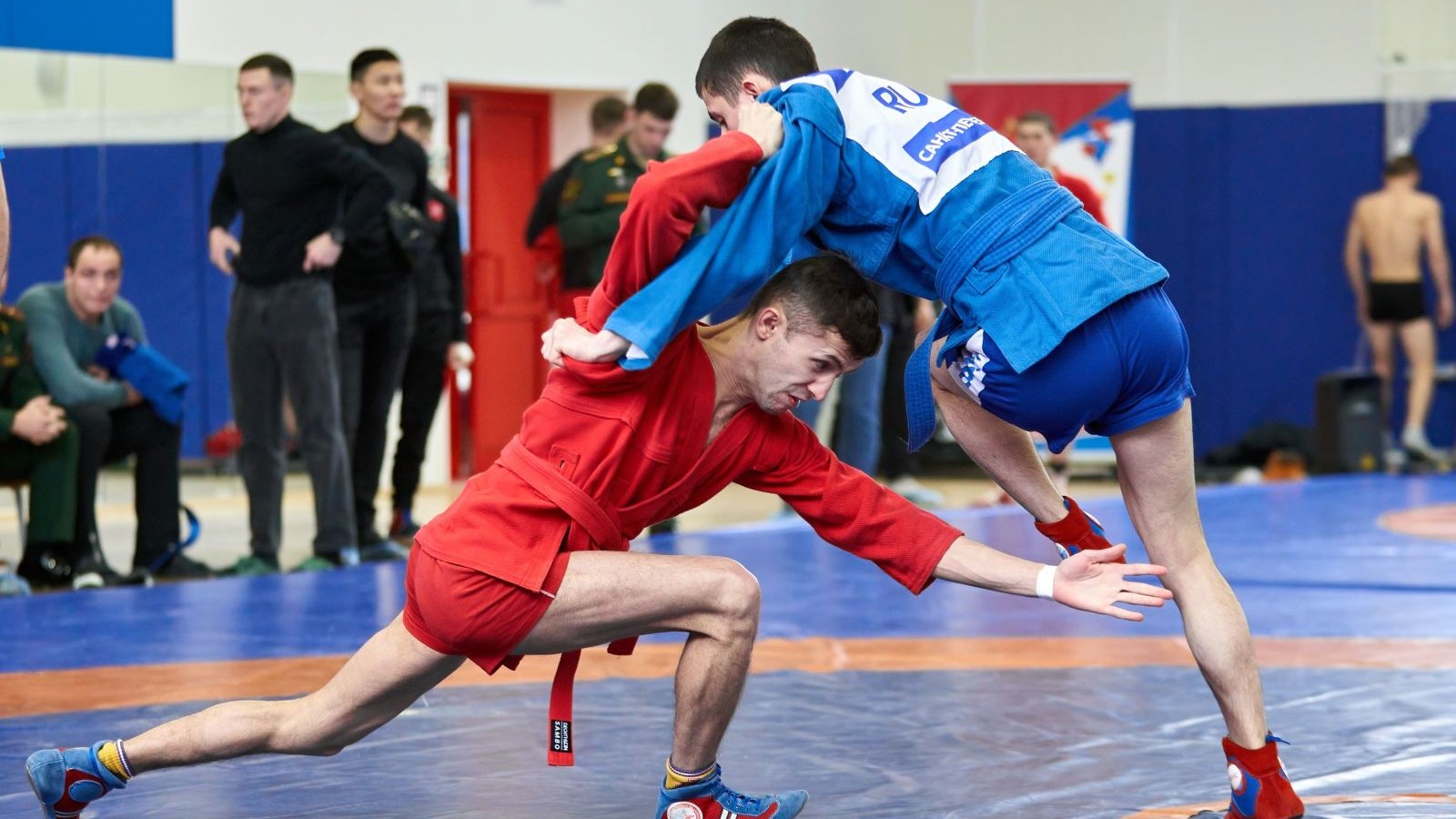 ПЕРВЫЙ ДЕНЬ ЧЕМПИОНАТА ВООРУЖЕННЫХ СИЛ РОССИЙСКОЙ ФЕДЕРАЦИИ ПО САМБО