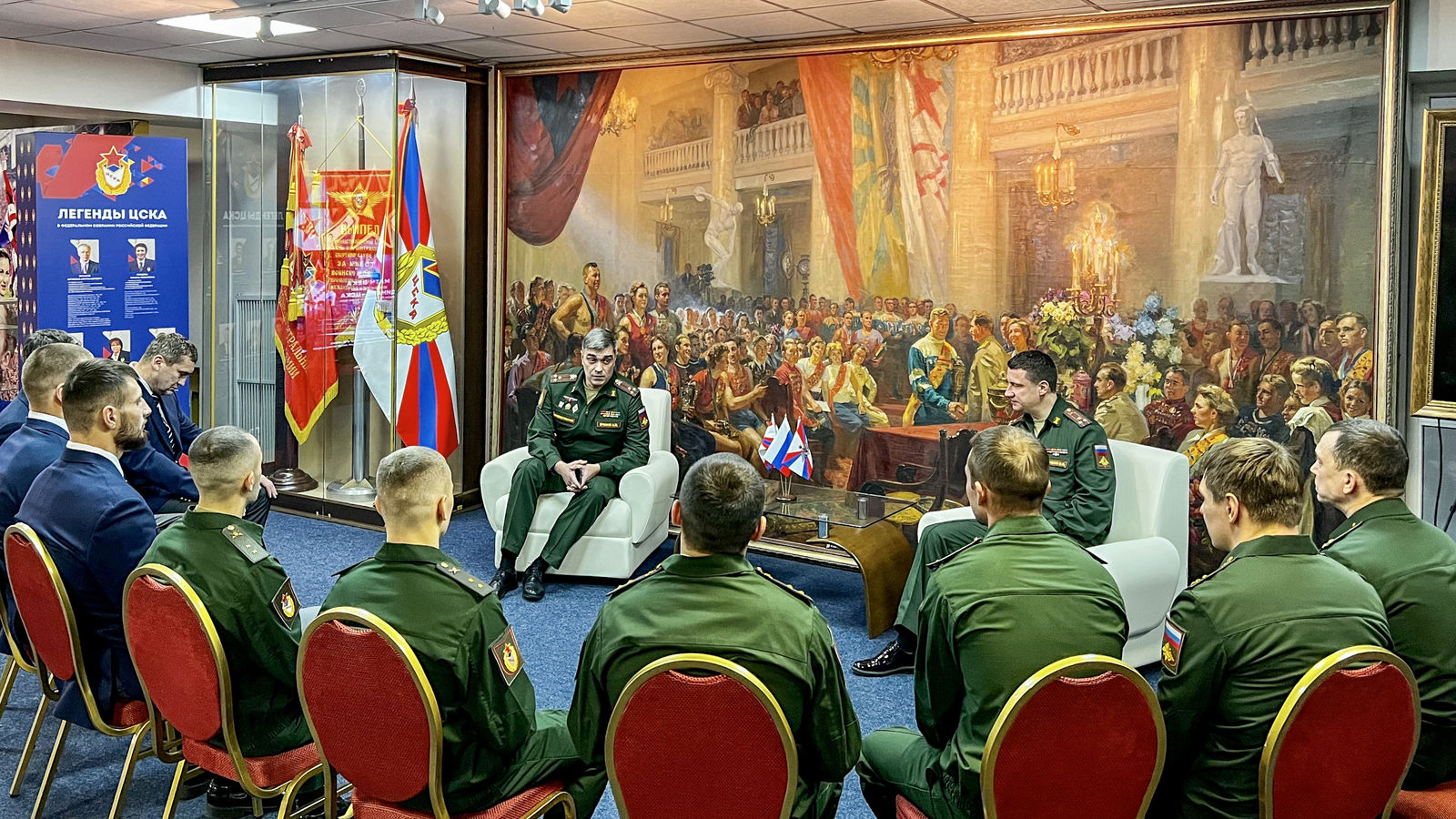 Начальник ЦСКА полковник Артем Громов встретился с армейскими боксерами  в преддверии матчевой встречи между ЦСКА и «Динамо»