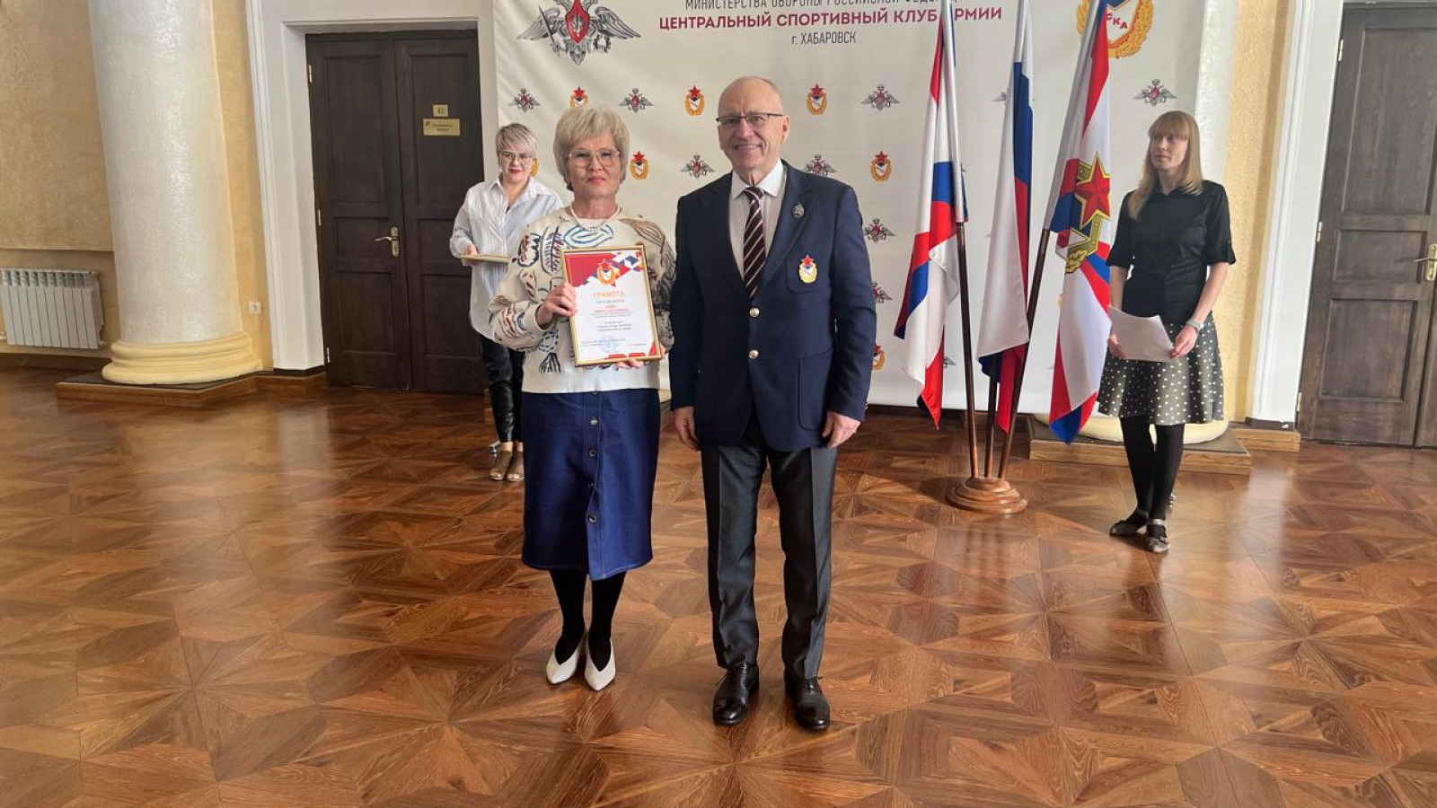 НАЧАЛЬНИК ФИЛИАЛА ЦСКА/ХАБАРОВСК ПОЗДРАВИЛ СОТРУДНИКОВ С НАСТУПАЮЩИМ НОВЫМ ГОДОМ И РОЖДЕСТВОМ