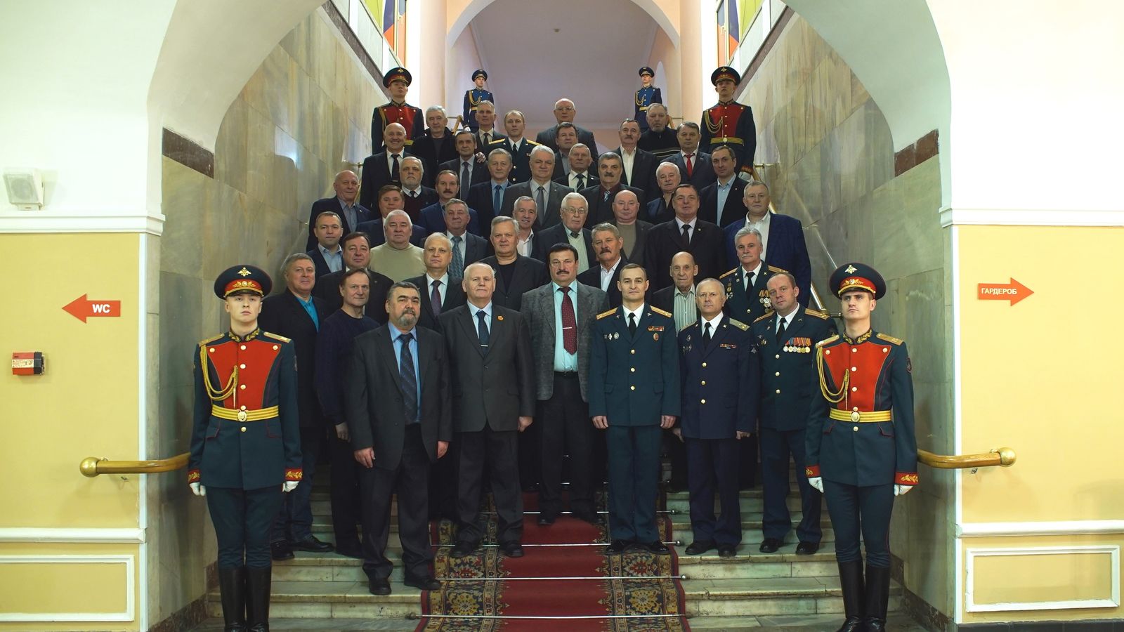 Ветеранов физической подготовки и спорта Вооруженных Сил наградили Юбилейными медалями