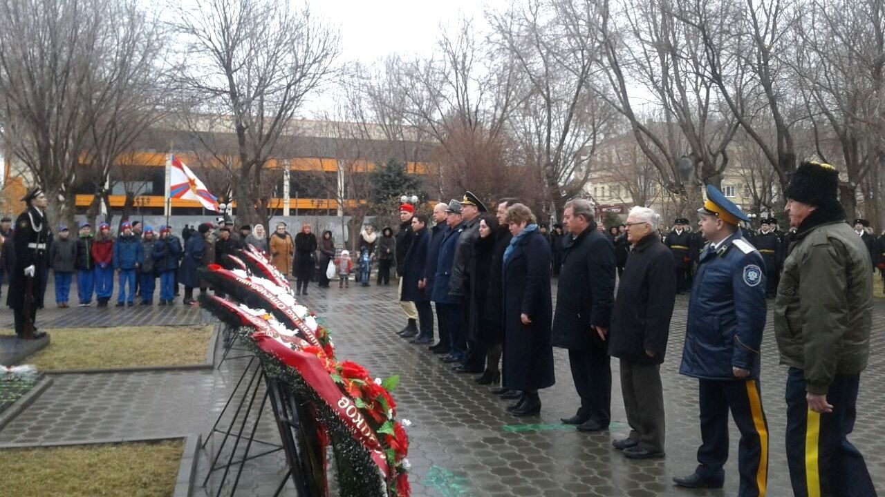 Воспитанники спортшколы ЦСКА/Астрахань приняли участие в торжественном возложении венков