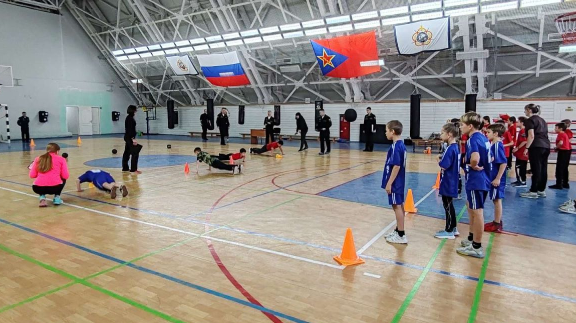 В СПОРТКОМПЛЕКСЕ «ОКЕАН» (Г. ВИЛЮЧИНСК) ХАБАРОВСКОГО ФИЛИАЛА ЦСКА ПРОШЛА «ЮНАРМЕЙСКАЯ ГОНКА»