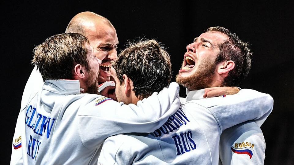 Армейские шпажисты Павел Сухов и Сергей Ходос – победители чемпионата Европы в команде