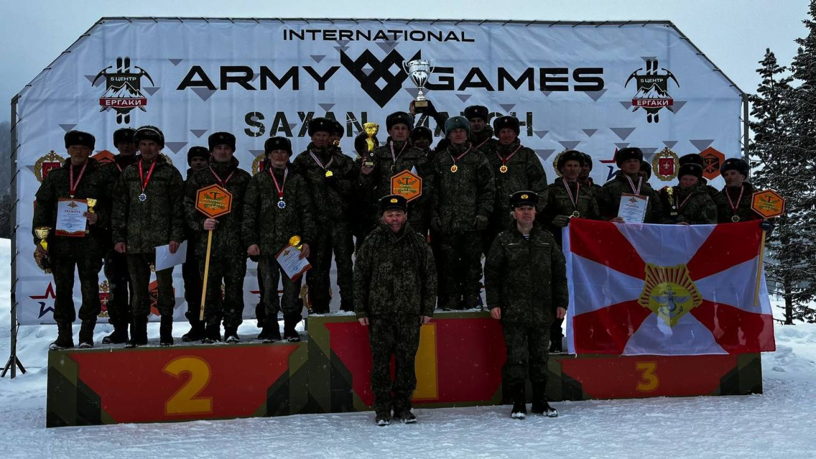 В Красноярском крае закончился Кубок Вооруженных Сил Российской Федерации по ски-альпинизму «Саянский марш»