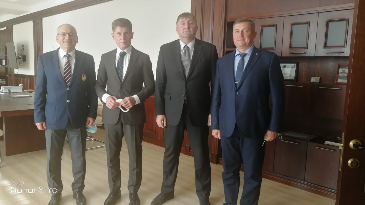 Начальник филиала ЦСКА/Хабаровск Александр Смиренников и начальник СЦМиФП (г. Владивосток) Олег Докучаев обсудили с руководством региона перспективы взаимодействия