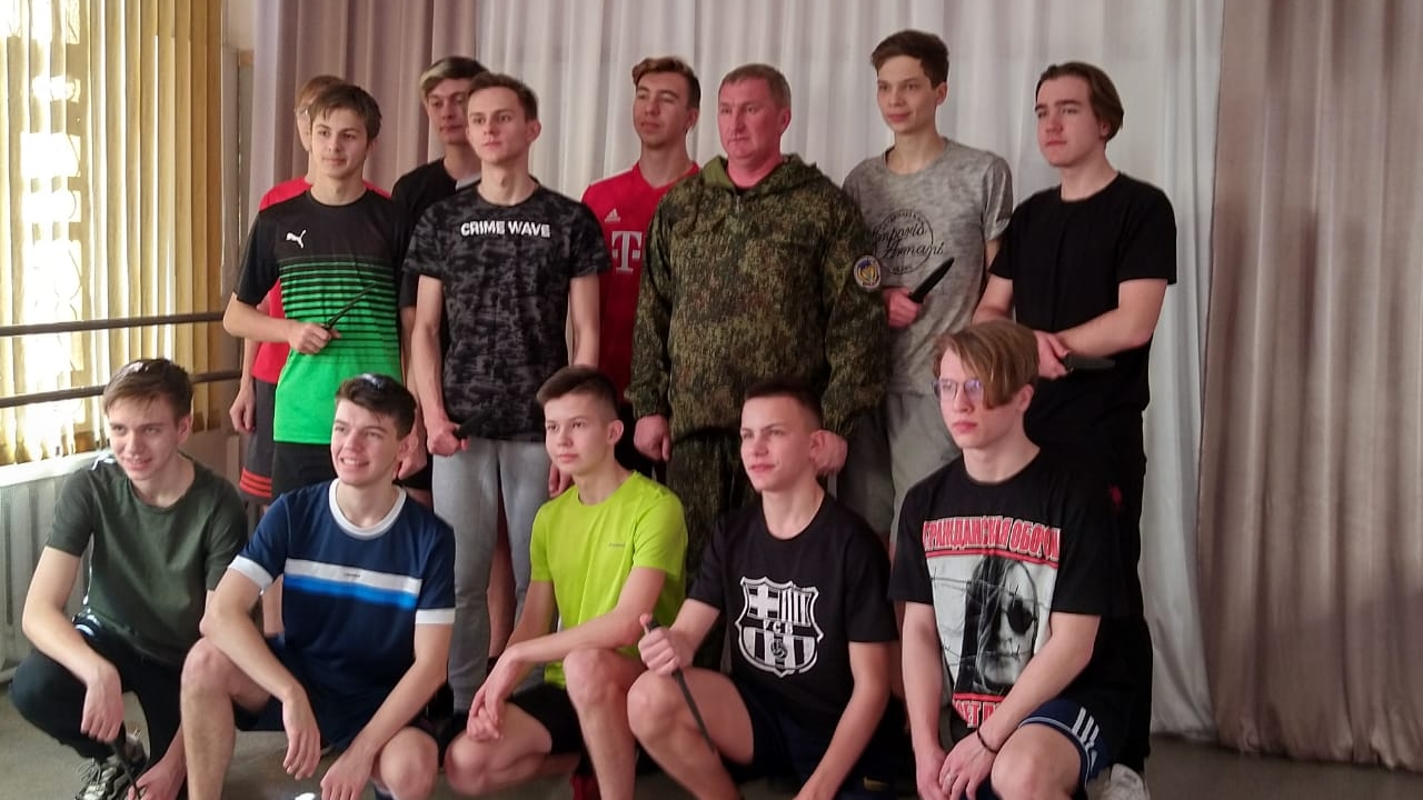 В СШ (ОРК) филиала ЦСКА/Хабаровск тренировки по рукопашному бою проходят на открытом воздухе