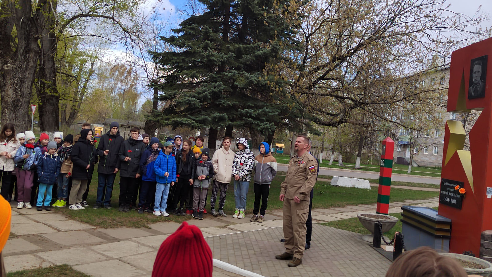 Воспитанники владимирского СШ (ОРК) филиала ЦСКА/Смоленск приняли участие в возложении венка к стеле памяти Героя Советского Союза Алексея Васильевича Лопатина