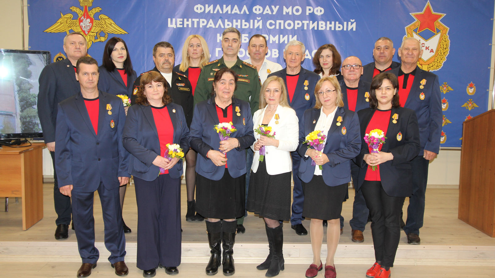 Начальник ЦСКА полковник Артём Громов наградил сотрудников филиала ЦСКА (г. Ростов-на-Дону) государственными и ведомственными наградами