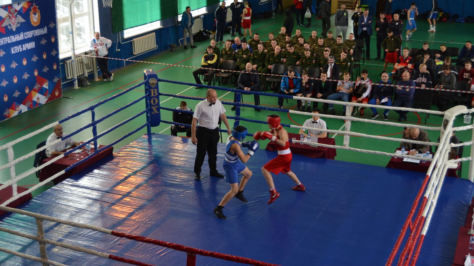 В спортивном центре г. Балашиха прошло первенство ОГФСО «Юность России» по боксу среди юниоров в спортивном центре в Балашихе