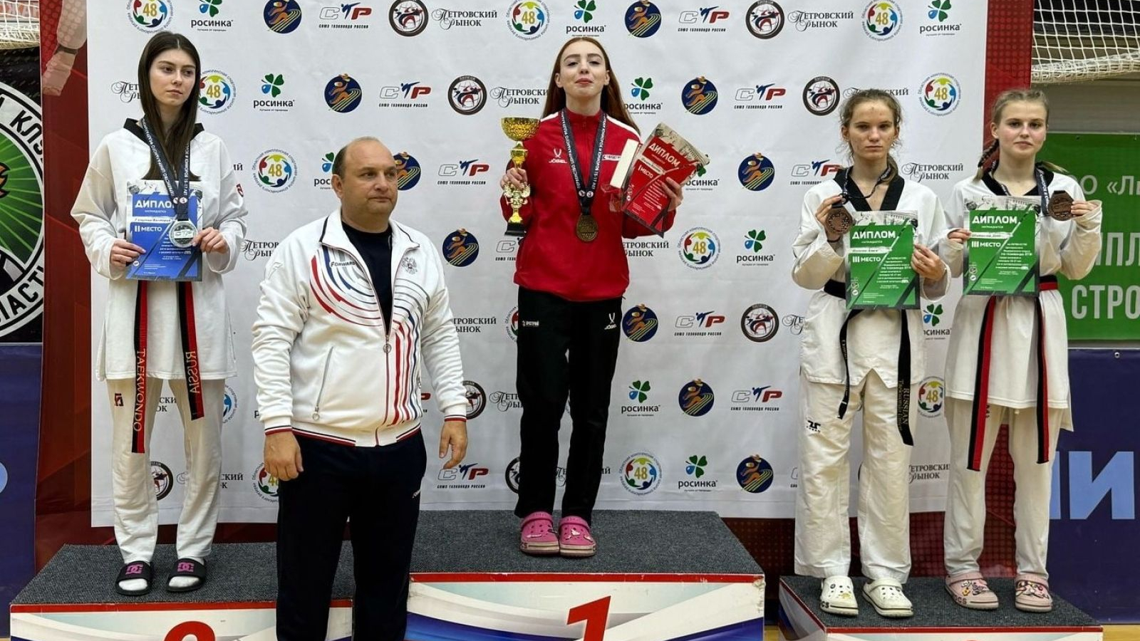 Смоленские армейцы завоевали три медали первенства ЦФО по тхэквондо