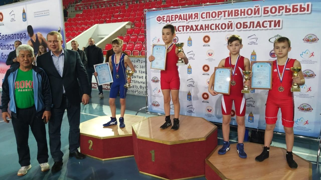 Губернатор Астраханской области посетил открытый Кубок губернатора по спортивной борьбе