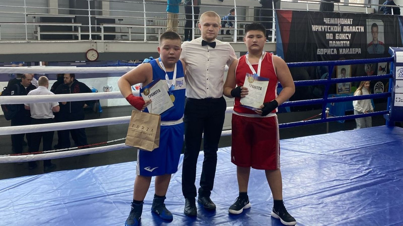 ШЕСТЬ НАГРАД ЗАВОЕВАЛИ ИРКУТСКИЕ БОКСЕРЫ НА ЧЕМПИОНАТЕ И ПЕРВЕНСТВЕ ОБЛАСТИ