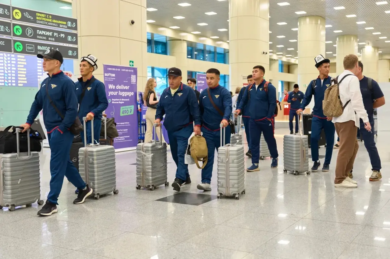 В Москву прибыли команды стран СНГ для участия в чемпионате по армейскому рукопашному бою.