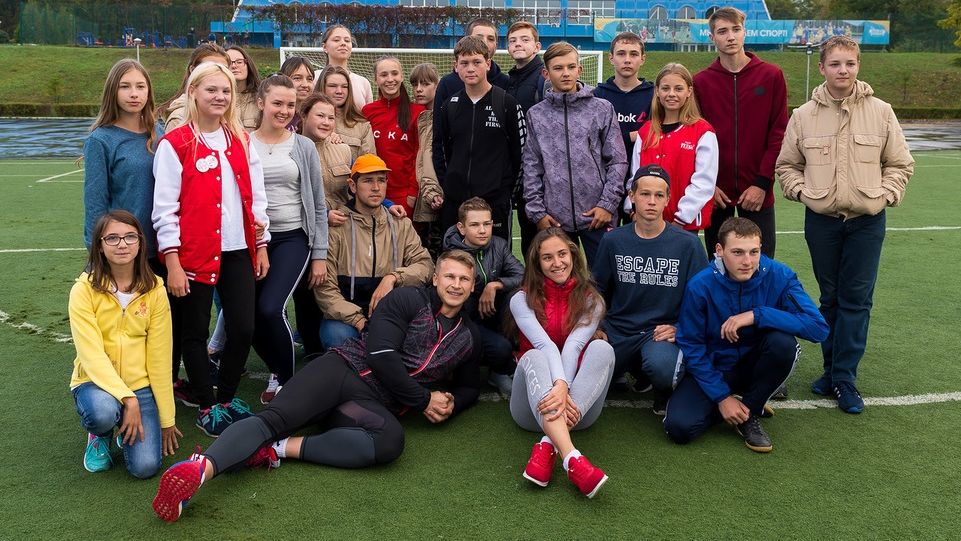 Дмитрий Труненков провел зарядку для юнармейцев Владивостока