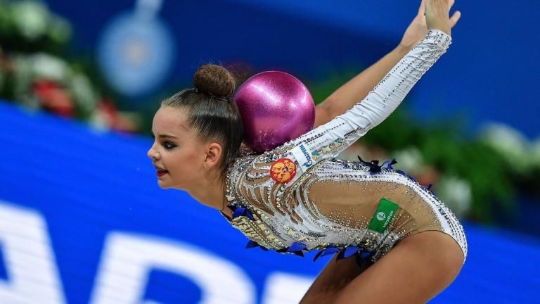 Гимнастка ЦСКА Арина Аверина выиграла два «золота» на этапе Кубка мира