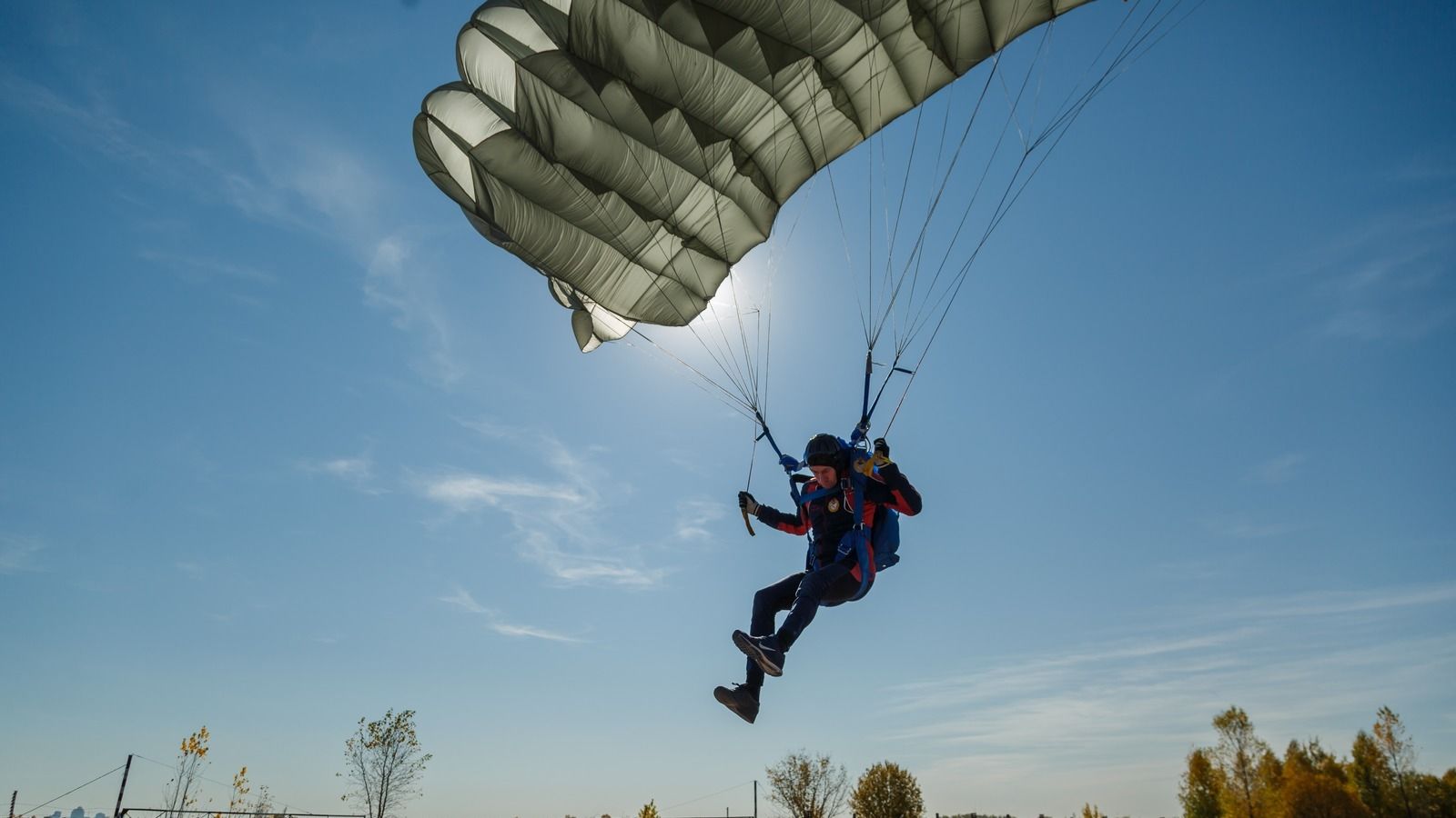 Спортсмены сборной ВС РФ по парашютному спорту завершили прыжковый сезон на аэродроме «Кряж» ЦСКА/Самара