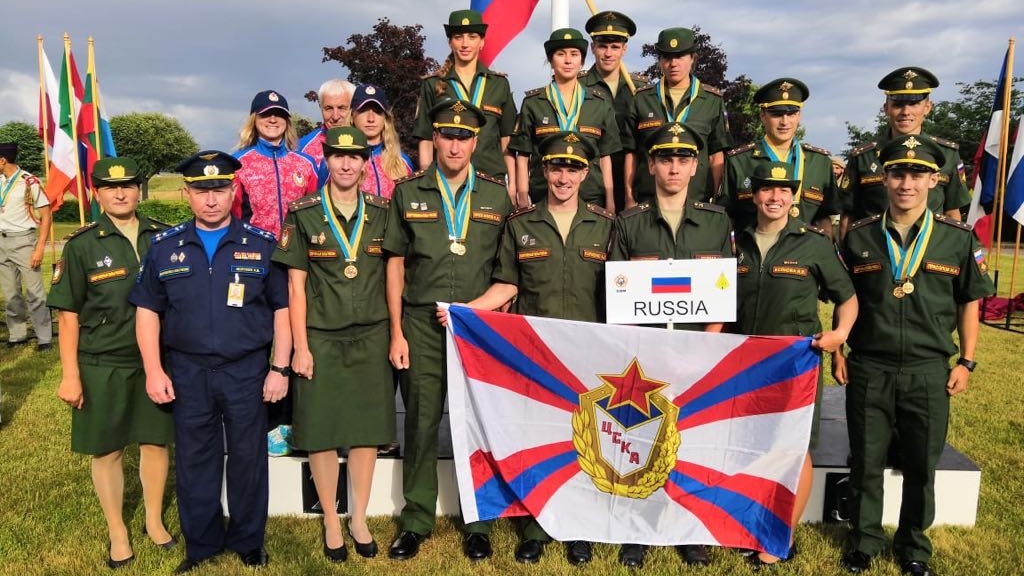 Армейская триатлонистка Елена Данилова одержала историческую победу на чемпионате мира CISM