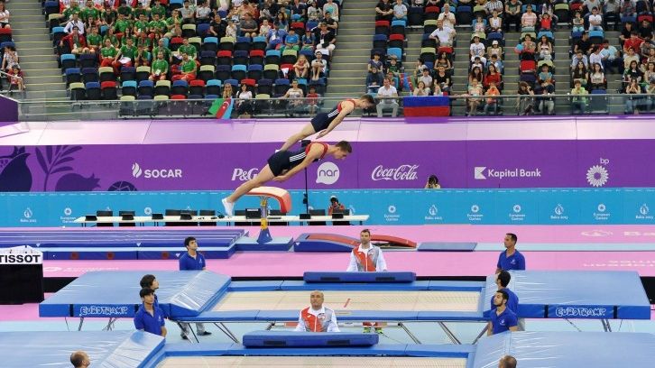 Армейцы Сергей Азарян и Михаил Мельник завоевали «серебро» на чемпионате Европы в синхронных прыжках на батуте