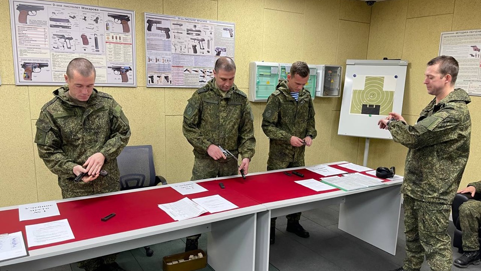 В третий день учебно-методического сбора с офицерами ЦСКА прошла огневая подготовка