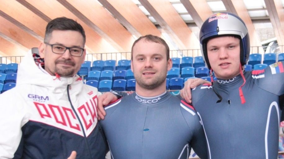 Армейские саночники Виктория Демченко Роман Репилов и Семен Павличенко приступили к полноценным тренировкам на сборе в «Парамоново»