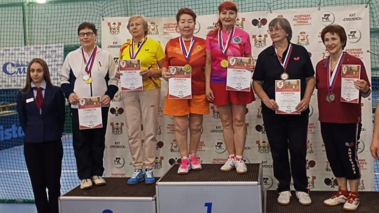 Золото и бронзу завоевала сотрудница спорткомплекса (г. Вилючинск) на межрегиональном турнире по настольному теннису