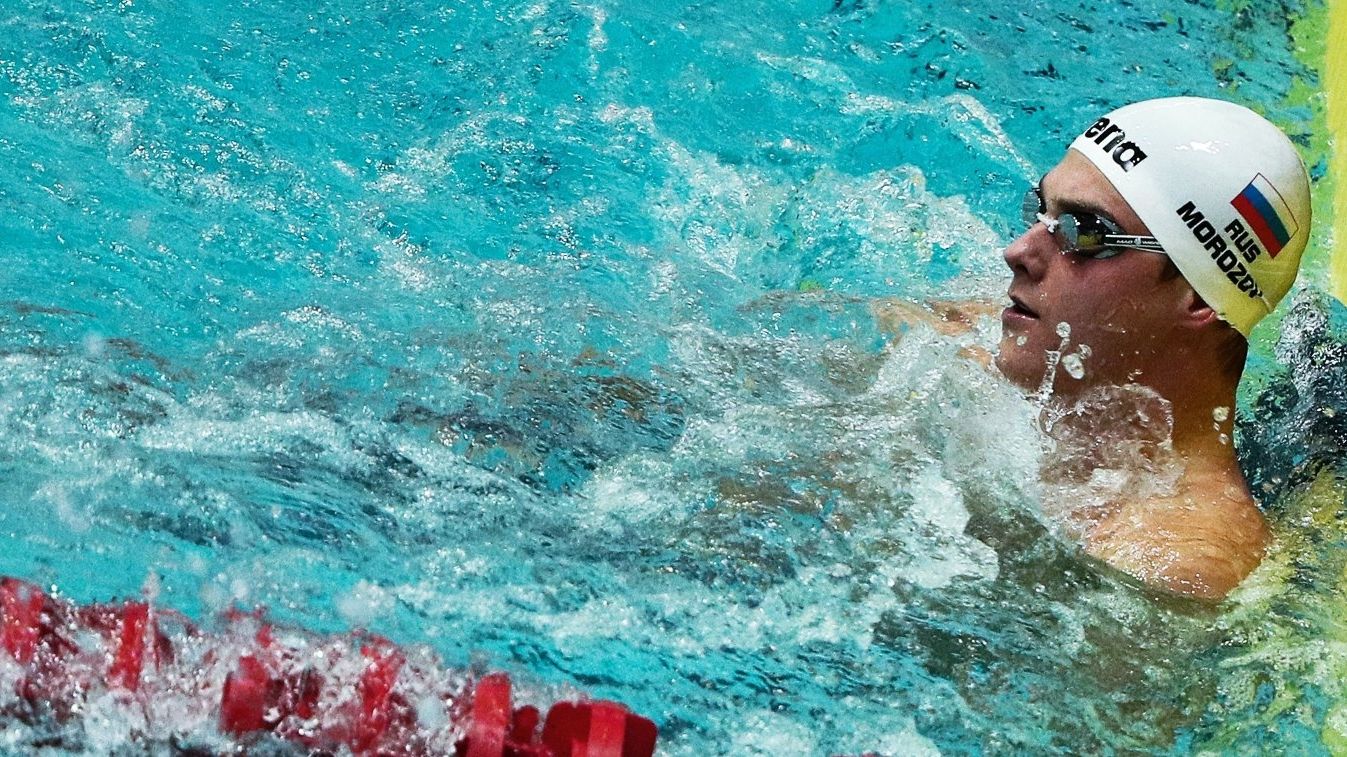 Пловцы ЦСКА Морозов и Донец помогли сборной России выиграть «золото» в эстафете 4x50 метров кролем на IX этапе КМ-2016