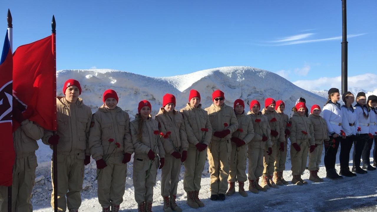 Юнармейцы СШ ОРК Вилючинска приняли участие в митинге в честь Дня моряка-подводника