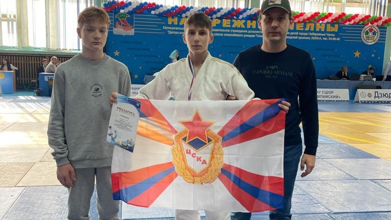 Воспитанник спортшколы ЦСКА г. Самара Альберт Мирзоян завоевал бронзовую медаль в ХХXV лично-командном турнире по дзюдо на призы ПАО «КАМАЗ»