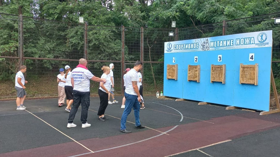 Сотрудник филиала ЦСКА/Хабаровск Владимир Леписка завоевал 3 «золота» на чемпионате ДФО по спортивному метанию ножа