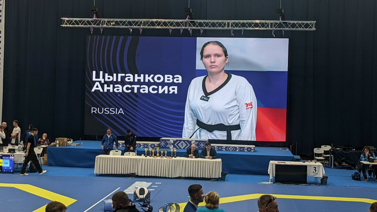 Серебро международного турнира завоевала армейская тхэквондистка