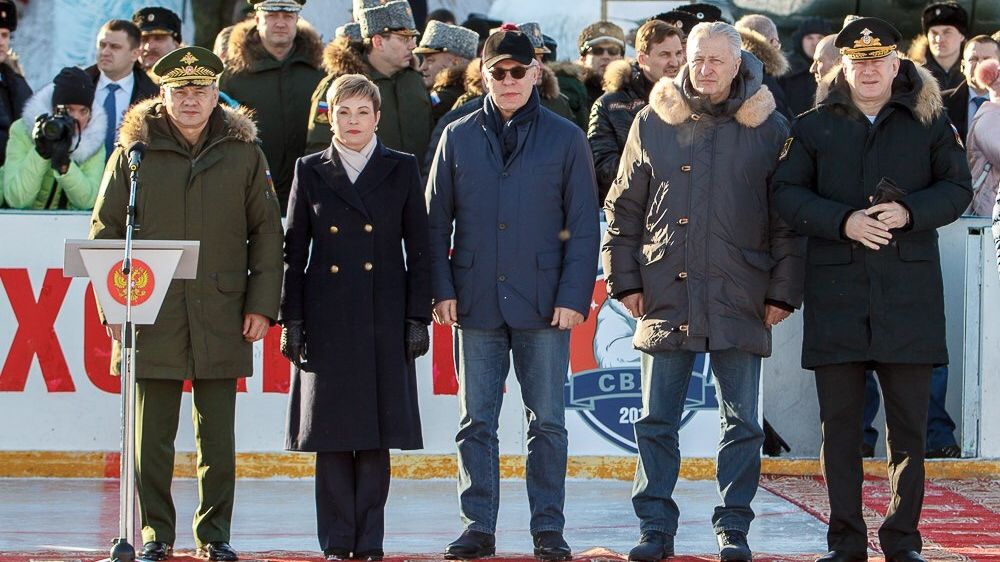 Министр обороны РФ Сергей Шойгу открыл чемпионат Военно-морского флота по хоккею
